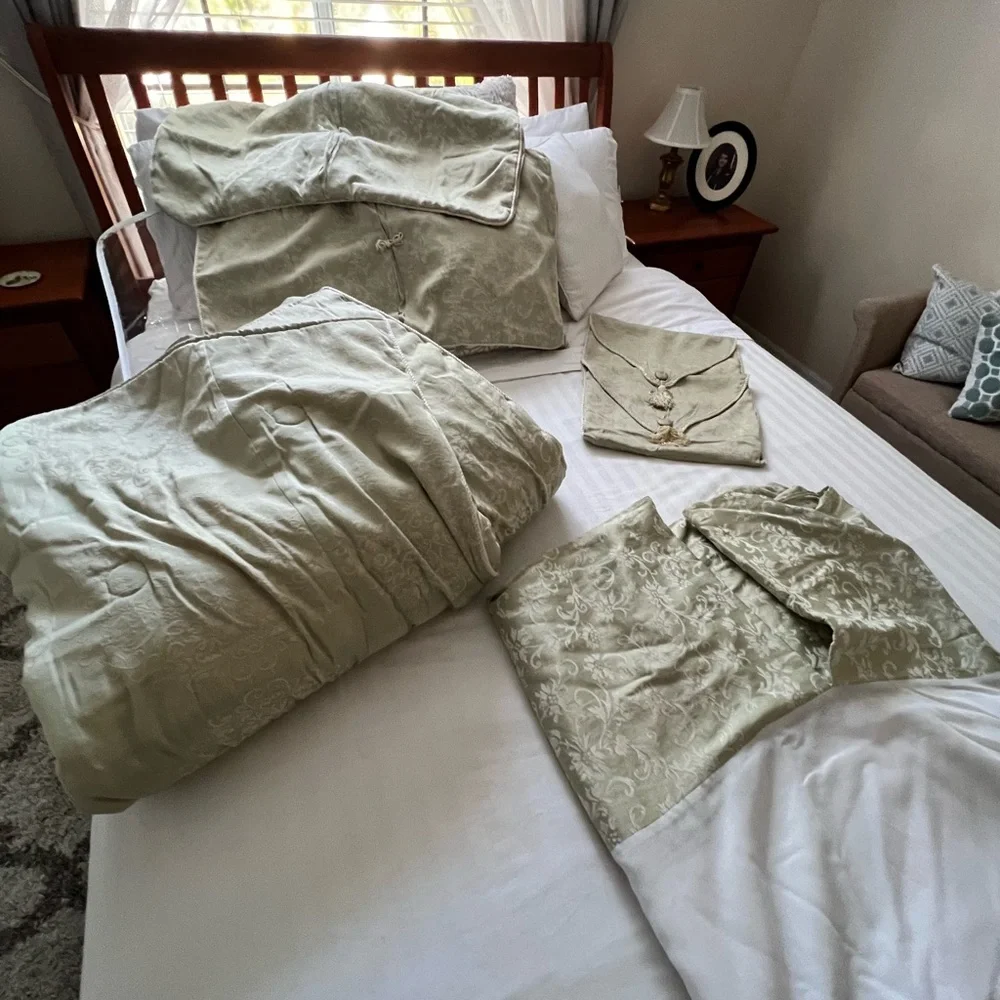 Elegant Sage Green King Comforter Set